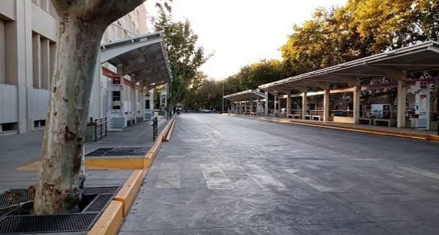 Sanciones y fuerte advertencia oficial: el Gobierno tild&oacute; de ilegal el paro sorpresivo de colectivos en San Juan