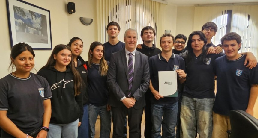 Con sello sanjuanino: pibes de la Industrial van a la carga en la competencia nacional de autos el&eacute;ctricos