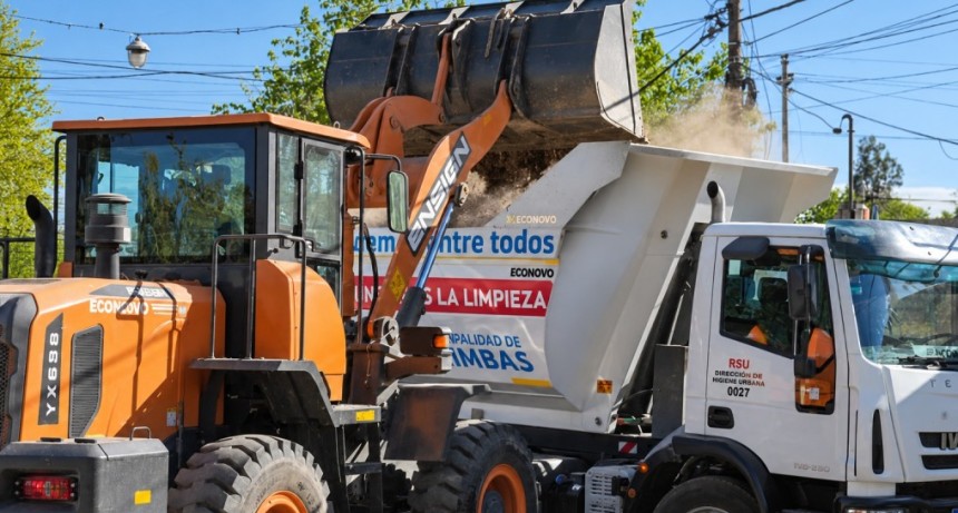 Chimbas intensifica los operativos de limpieza, desinfección y mantenimiento de acequias en distintos barrios del departamento