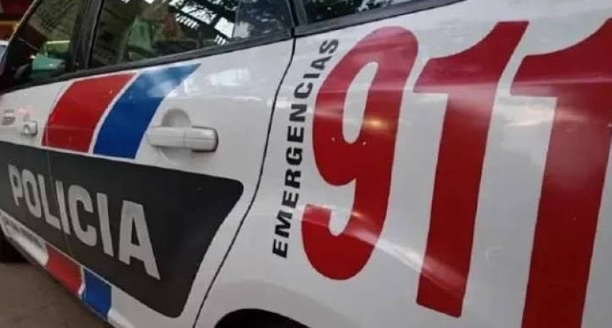 Ins&oacute;lito en La Bebida: trep&oacute; un port&oacute;n de casi dos metros para robar un p&aacute;jaro y lo atrap&oacute; el hermano de la v&iacute;ctima