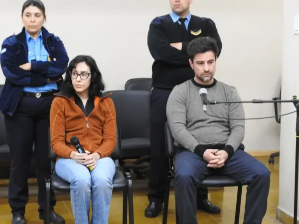 Estafa con lotes: Gonz&aacute;lez y Robles seguir&aacute;n con prisi&oacute;n domiciliaria cinco meses m&aacute;s
