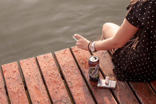 Alerta invisible: la peligrosa normalizaci&oacute;n de las drogas en la cultura juvenil