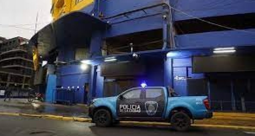 Allanaron las oficinas de socios de La Bombonera