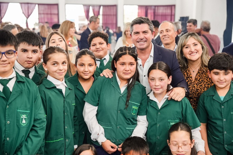 San Juan Finaliza la Entrega de 30.000 Computadoras Educativas y Extiende la Alfabetización Digital en Toda la Provincia