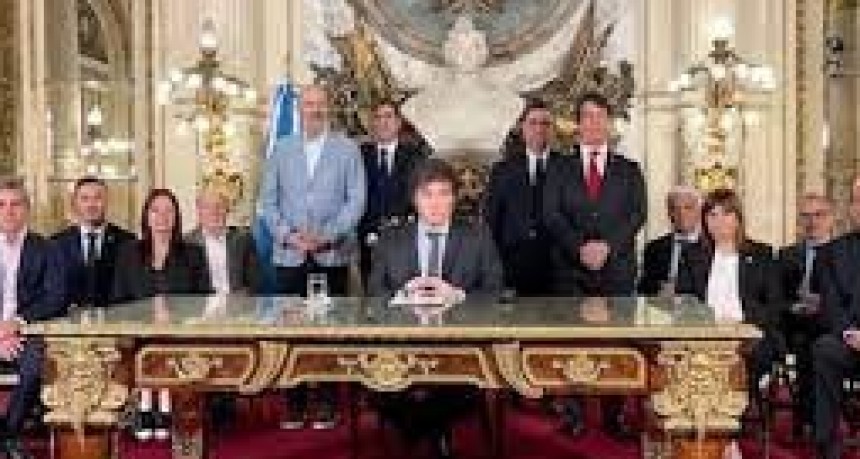El gobernador de la Provincia de La Rioja demandó al Estado Nacional por el DNU