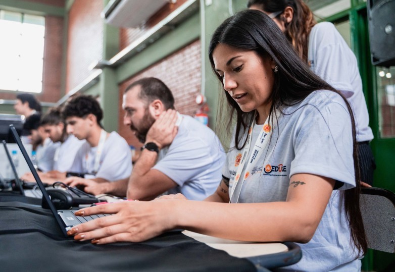 EDUGE: El Ecosistema Digital con Inteligencia Artificial que Revoluciona la Gestión Educativa en San Juan