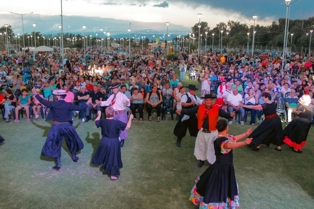 Chimbas celebró sus 112 años ante una multitud: más de 25.000 personas disfrutaron en el Parque Municipal
